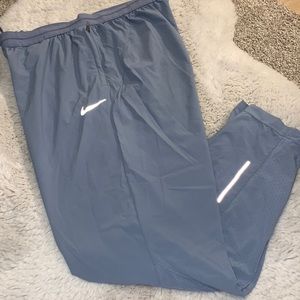 Nike Cropped Joggers